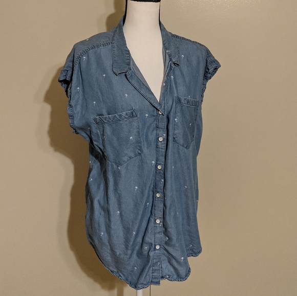 JACHS Girlfriend Tops - JACHS Girlfriend Size Large Chambray Palm tree top